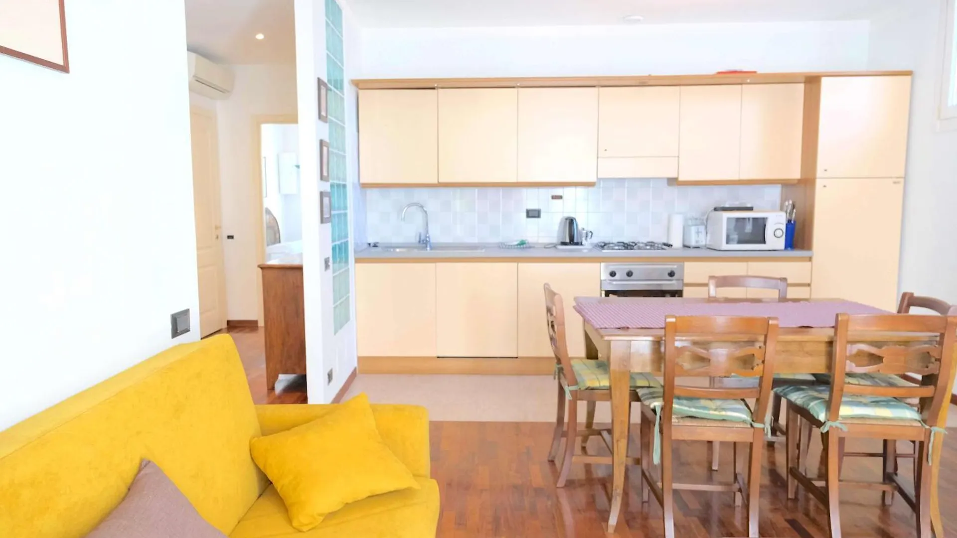 Case Vr Holiday Residenza Leo Verona