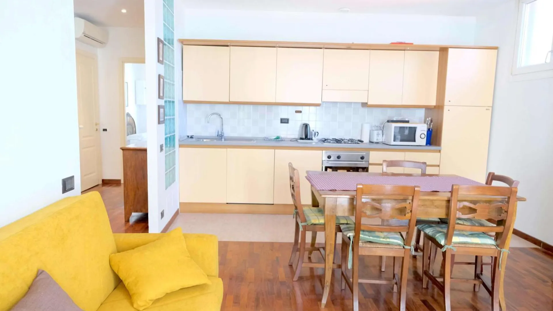 Apartment Case Vr Holiday Residenza Leo Verona